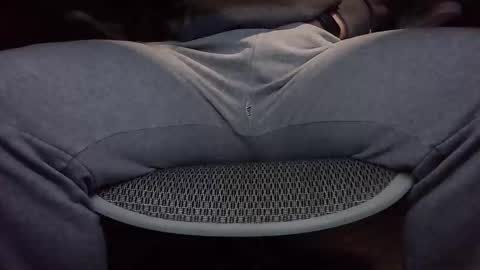 Under the desk online show from December 13, 10:27 pm