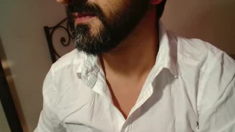 Snapshot of under_thedesk chatting on October 26, 7:38 pm Giov online show from October 26, 7:38 pm