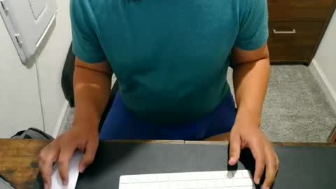 Snapshot of unknown1_84 chatting on October 27, 4:31 pm UnkDadbod online show from October 27, 4:31 pm