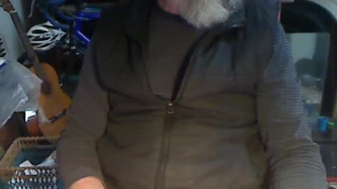 Freddie online show from June 4, 3:01 am