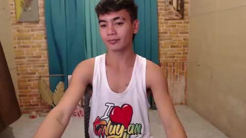 ur_naughtyboy_raphael online show from September 25, 9:08 am