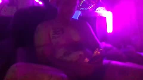 urdaddy875867 online show from April 29, 3:55 am