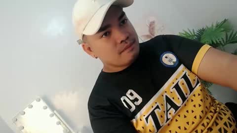 ure_fattytoy143 online show from December 19, 5:59 am