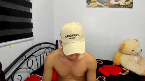 urfucker_vinz online show from March 18, 2:09 pm