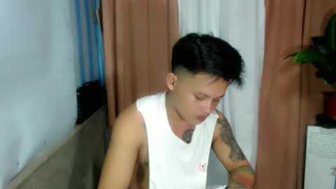 Snapshot of urhot_fucker13 chatting on October 13, 12:22 pm JUST CALL MY NAME jayrus  online show from October 13, 12:22 pm