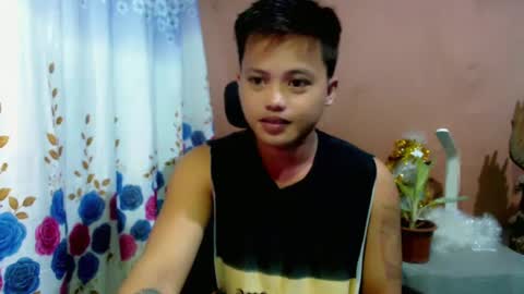 Snapshot of urhot_fucker13 chatting on December 8, 9:24 am JUST CALL MY NAME jayrus  online show from December 8, 9:24 am