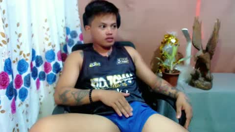 Snapshot of urhot_fucker13 chatting on December 6, 6:15 am JUST CALL MY NAME jayrus  online show from December 6, 6:15 am