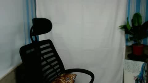 Snapshot of urhot_fucker13 chatting on October 3, 7:35 am JUST CALL MY NAME jayrus  online show from October 3, 7:35 am