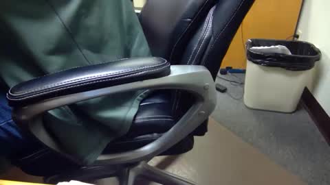 useemie online show from December 19, 10:32 pm