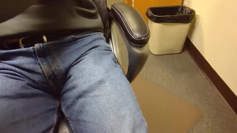 useemie online show from December 12, 9:48 pm