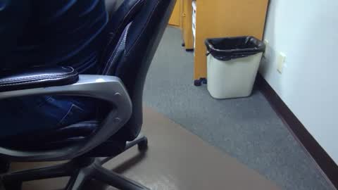 useemie online show from February 17, 10:47 pm