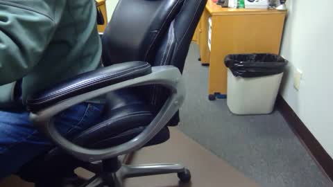 useemie online show from December 31, 12:21 am