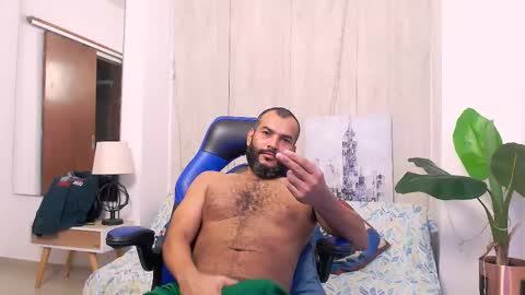 Valentine online show from December 13, 1:12 pm