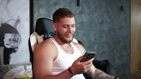 Valentino Ferrari online show from September 26, 4:10 am