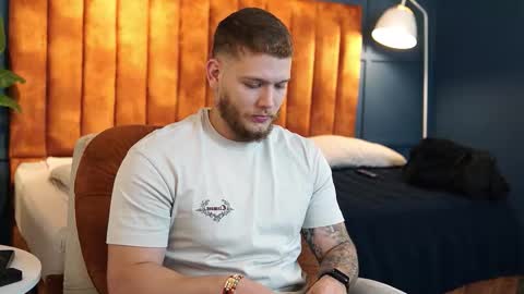 Valentino Ferrari online show from September 28, 1:58 am