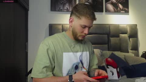 Valentino Ferrari online show from March 8, 10:34 pm