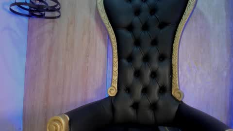 VALENTINO online show from February 19, 4:58 pm