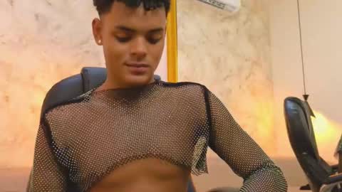 Snapshot of valentino_thompson chatting on October 24, 9:16 pm valentino_thompson online show from October 24, 9:16 pm
