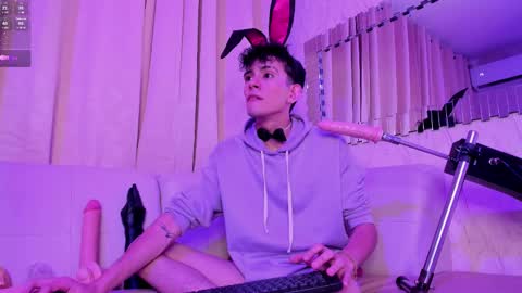 Valentino online show from March 10, 5:11 am