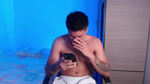 VALENTINO online show from October 5, 8:02 pm