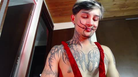 david guzman i model independenthelp me with a thumbs up online show from January 23, 12:25 am