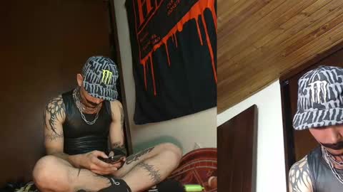 david guzman i model independenthelp me with a thumbs up online show from February 19, 1:40 am