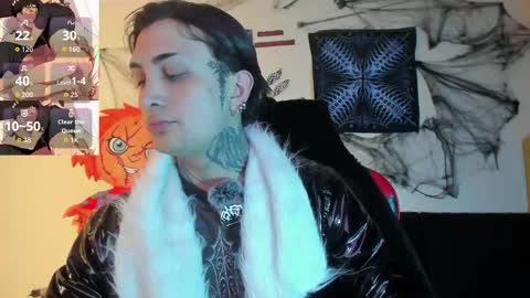 david guzman i model independenthelp me with a thumbs up online show from October 12, 3:33 am