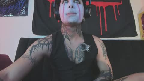 david guzman i model independenthelp me with a thumbs up online show from September 14, 2:57 am