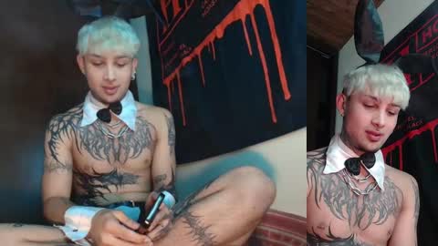 david guzman i model independenthelp me with a thumbs up online show from February 22, 2:06 am