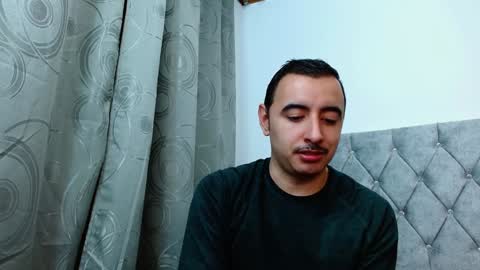 vanderheyl online show from December 19, 2:12 am