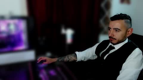 vanderheyl online show from February 5, 5:47 am