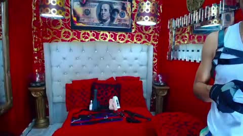 Esteban online show from July 4, 7:50 pm