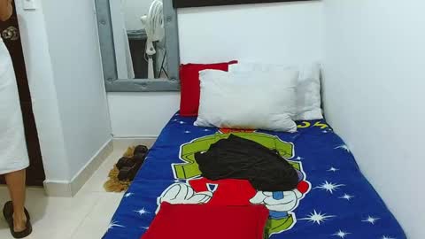 velk_hot1 online show from November 25, 2:41 pm