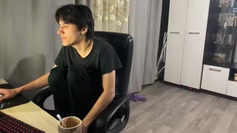 vialeras online show from December 19, 11:34 pm