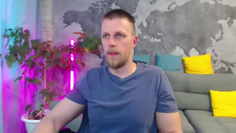 vikingchrisss online show from May 25, 11:38 am