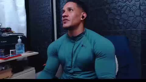 Viktor Herrera online show from December 12, 2:04 am