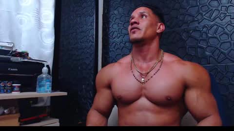 Viktor Herrera online show from December 11, 2:11 am