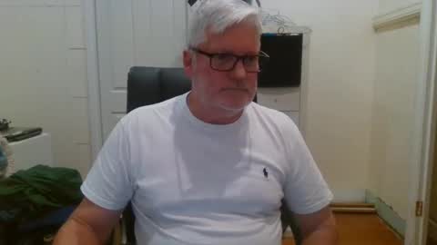 Snapshot of viper654321 chatting on February 16, 8:10 am viper654321 online show from February 16, 8:10 am