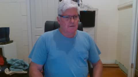 Snapshot of viper654321 chatting on January 4, 8:28 am viper654321 online show from January 4, 8:28 am