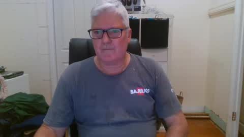 Snapshot of viper654321 chatting on February 17, 8:09 am viper654321 online show from February 17, 8:09 am