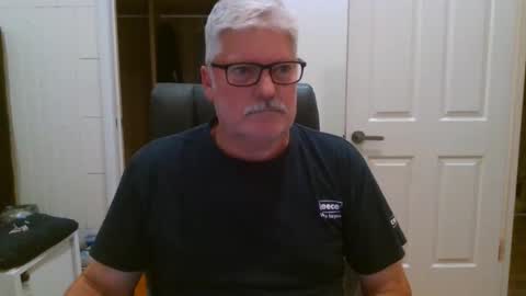 Snapshot of viper654321 chatting on September 18, 7:43 am viper654321 online show from September 18, 7:43 am