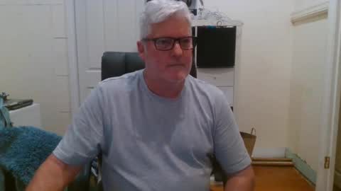 Snapshot of viper654321 chatting on February 23, 8:22 am viper654321 online show from February 23, 8:22 am