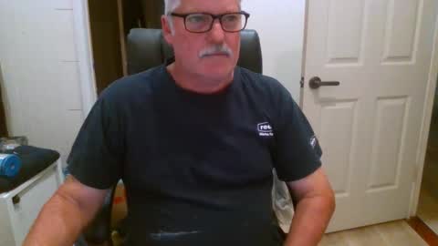 Snapshot of viper654321 chatting on October 13, 7:25 am viper654321 online show from October 13, 7:25 am