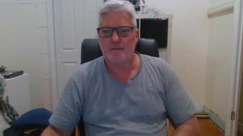 Snapshot of viper654321 chatting on February 11, 8:05 am viper654321 online show from February 11, 8:05 am