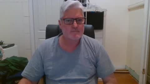 Snapshot of viper654321 chatting on February 12, 7:13 am viper654321 online show from February 12, 7:13 am