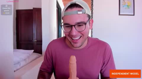 Snapshot of vito_ferrero chatting on October 25, 4:31 pm Vito Ferrer online show from October 25, 4:31 pm