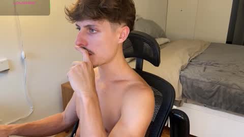 vitoraugustoxxx online show from February 7, 8:03 pm