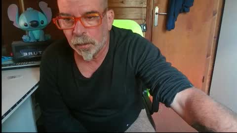 Snapshot of vuda77 chatting on October 26, 1:24 pm oscar online show from October 26, 1:24 pm