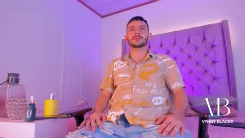 Vynny Blacke online show from November 3, 8:32 pm