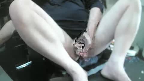 Snapshot of walksindarkness chatting on September 28, 12:08 am walksindarkness online show from September 28, 12:08 am